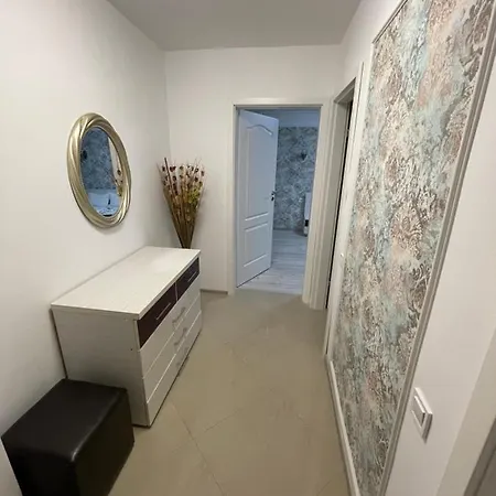 Garsoniera Cristina Apartment *